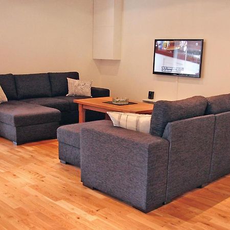 2 Bedroom Cozy Apartment In Habo Мулльшё Экстерьер фото
