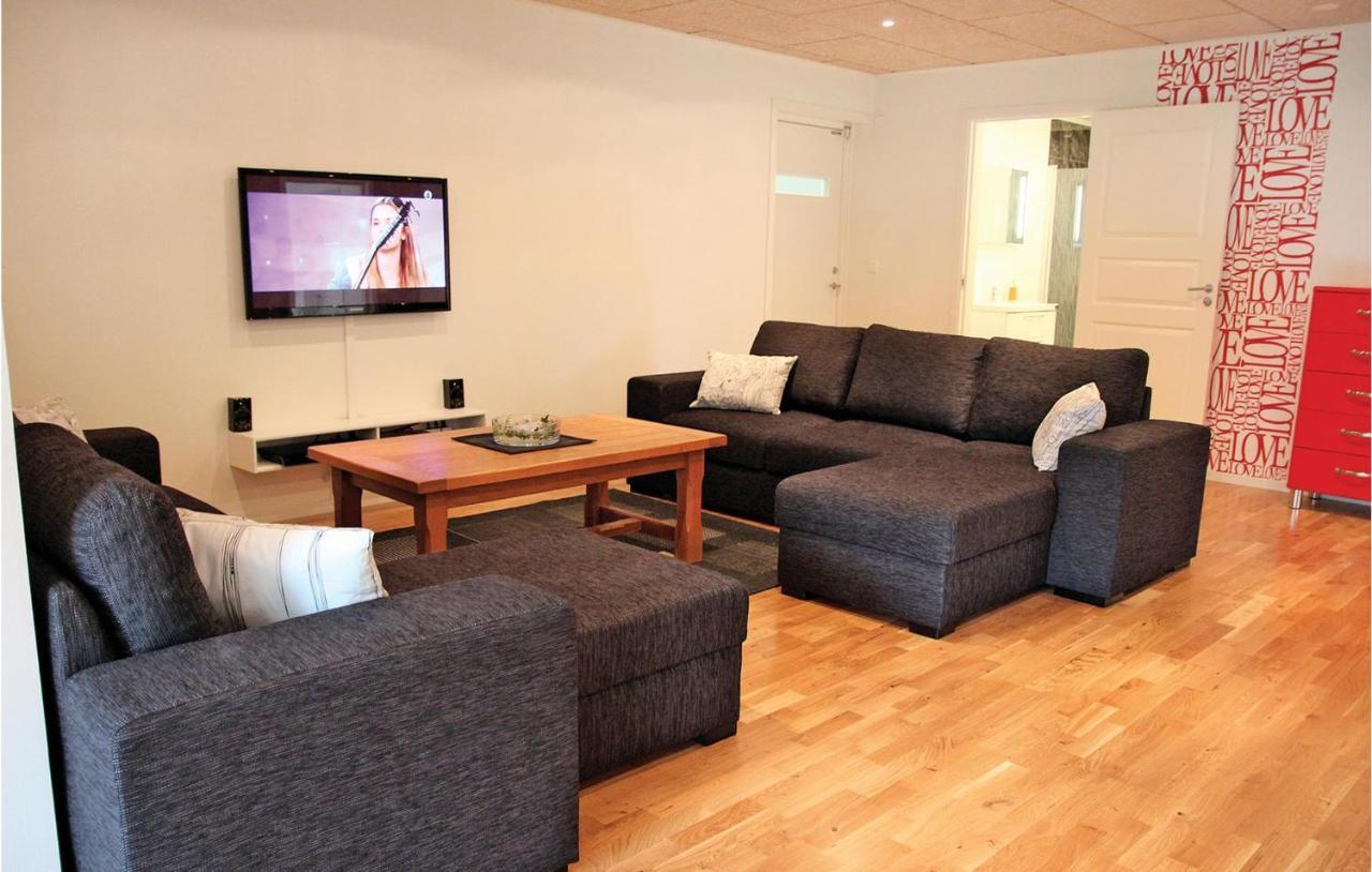 2 Bedroom Cozy Apartment In Habo Мулльшё Экстерьер фото